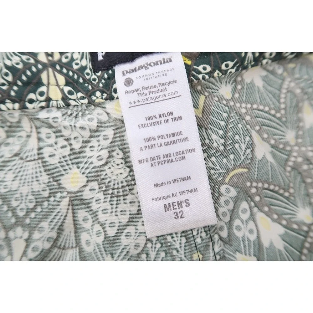 Patagonia Wavefarer Board Shorts Men 32 Green Geometric Maharaja 86556